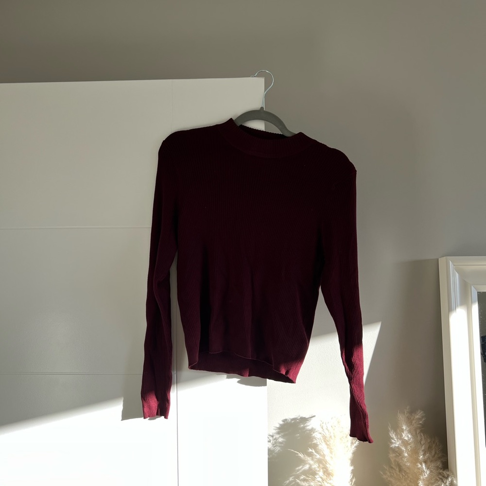 H&M Burgundy Long Sleeve Top - L